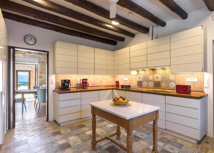 Ionica Villa Kondókali