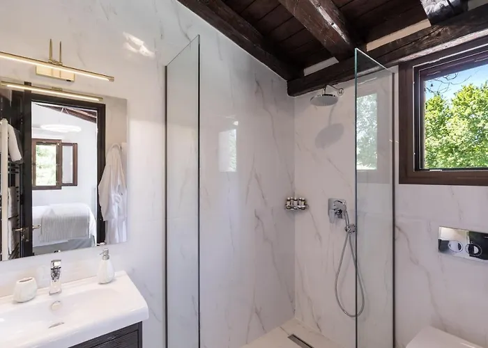 Ionica Villa Kondókali